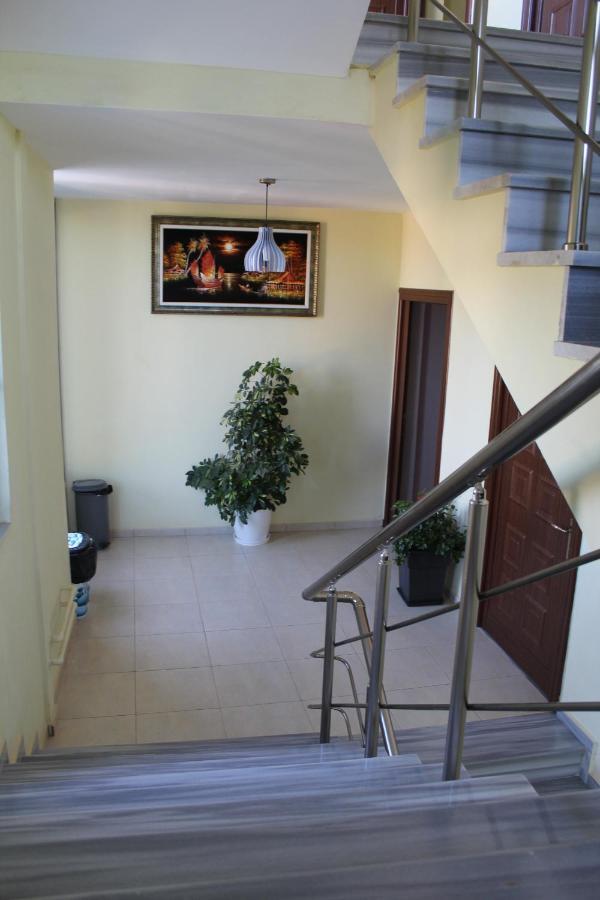 Esmeralda Hotel & Restaurant كساميل المظهر الخارجي الصورة