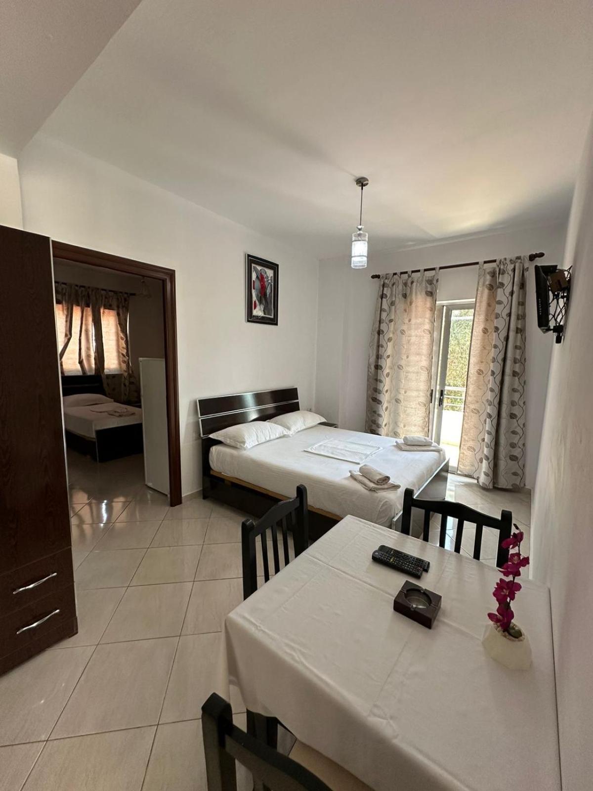 Esmeralda Hotel & Restaurant كساميل المظهر الخارجي الصورة