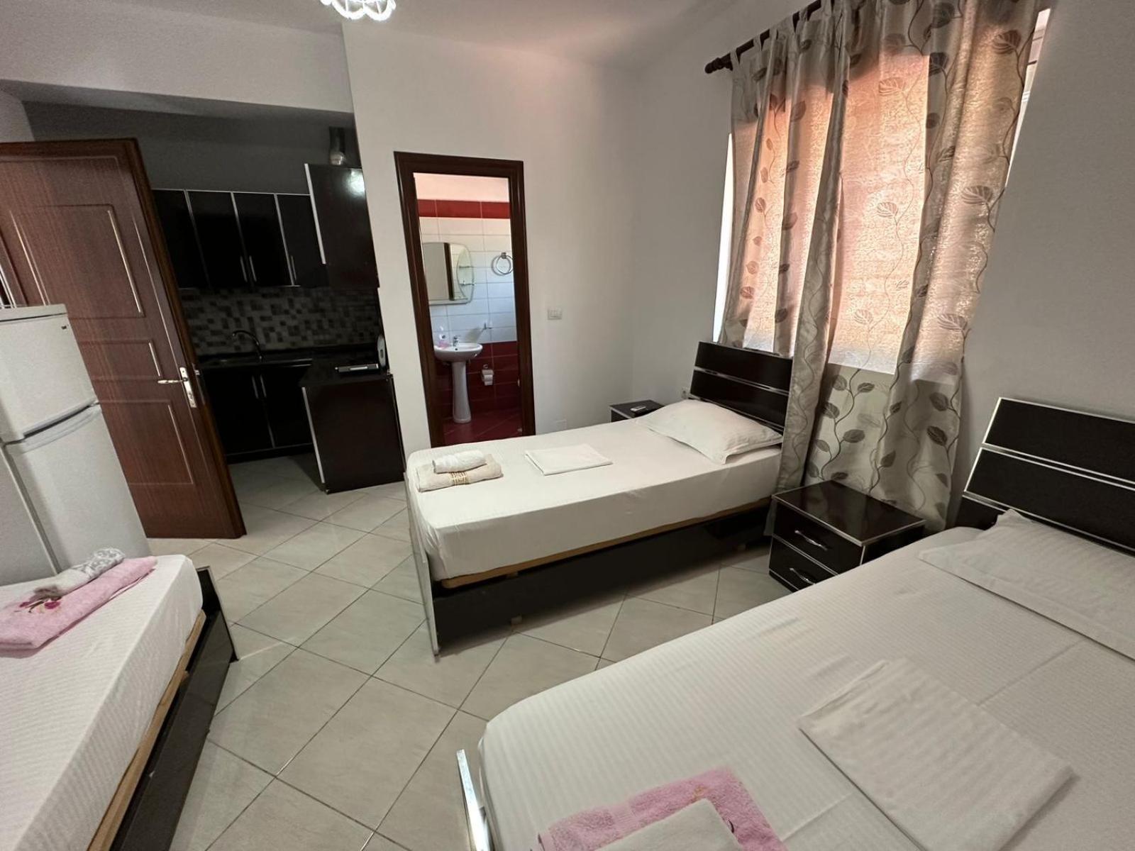 Esmeralda Hotel & Restaurant كساميل المظهر الخارجي الصورة