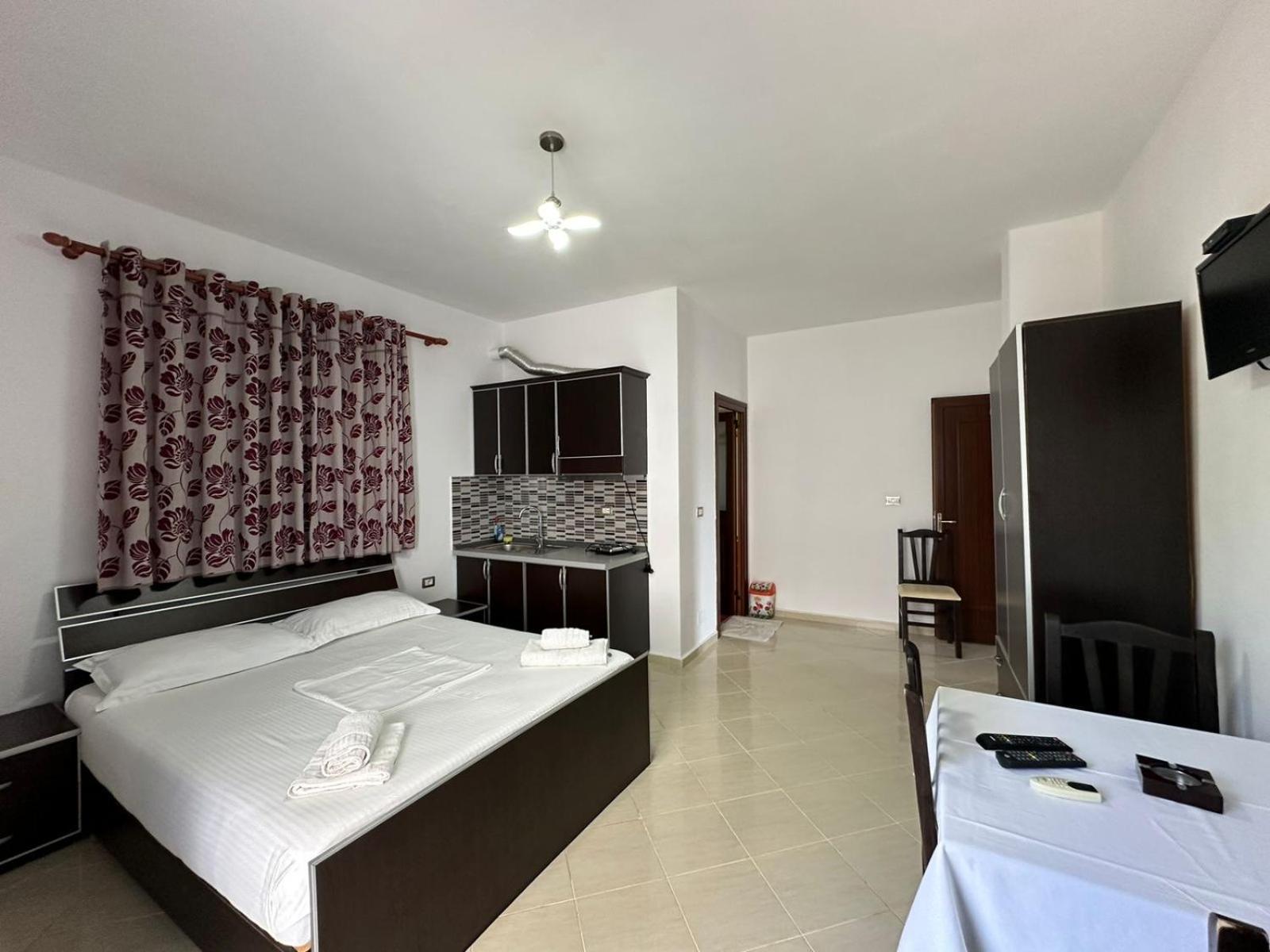 Esmeralda Hotel & Restaurant كساميل المظهر الخارجي الصورة