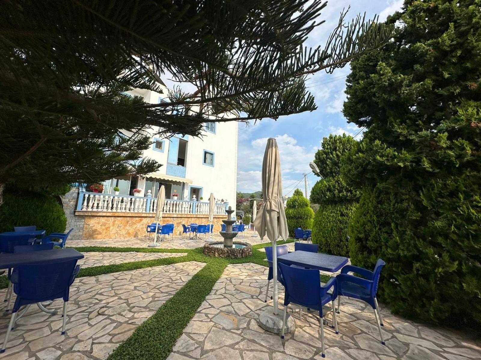Esmeralda Hotel & Restaurant كساميل المظهر الخارجي الصورة