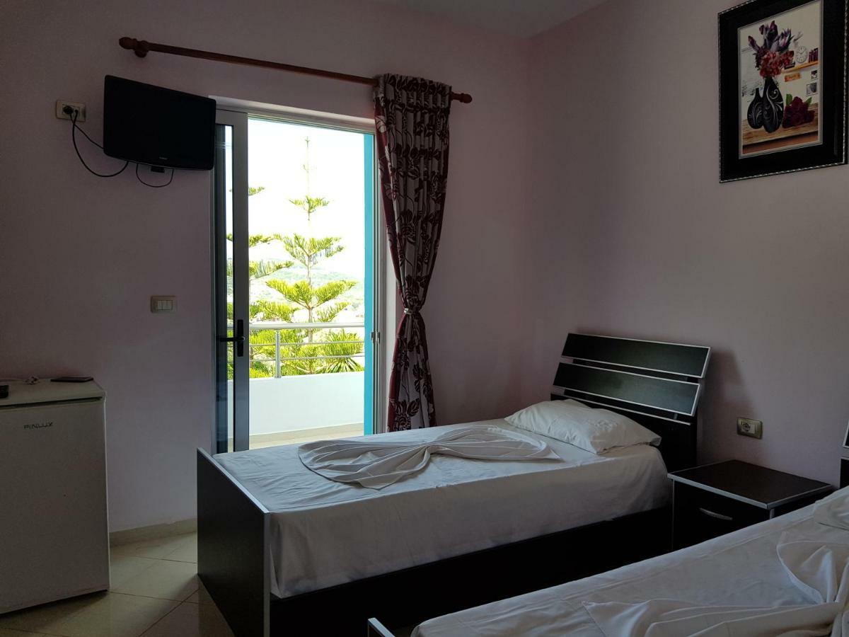 Esmeralda Hotel & Restaurant كساميل المظهر الخارجي الصورة