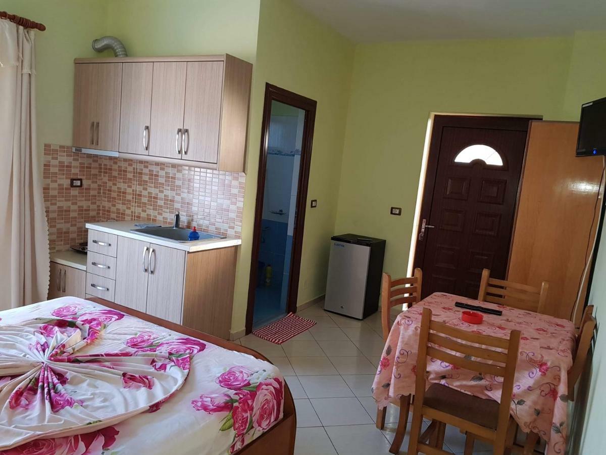 Esmeralda Hotel & Restaurant كساميل المظهر الخارجي الصورة